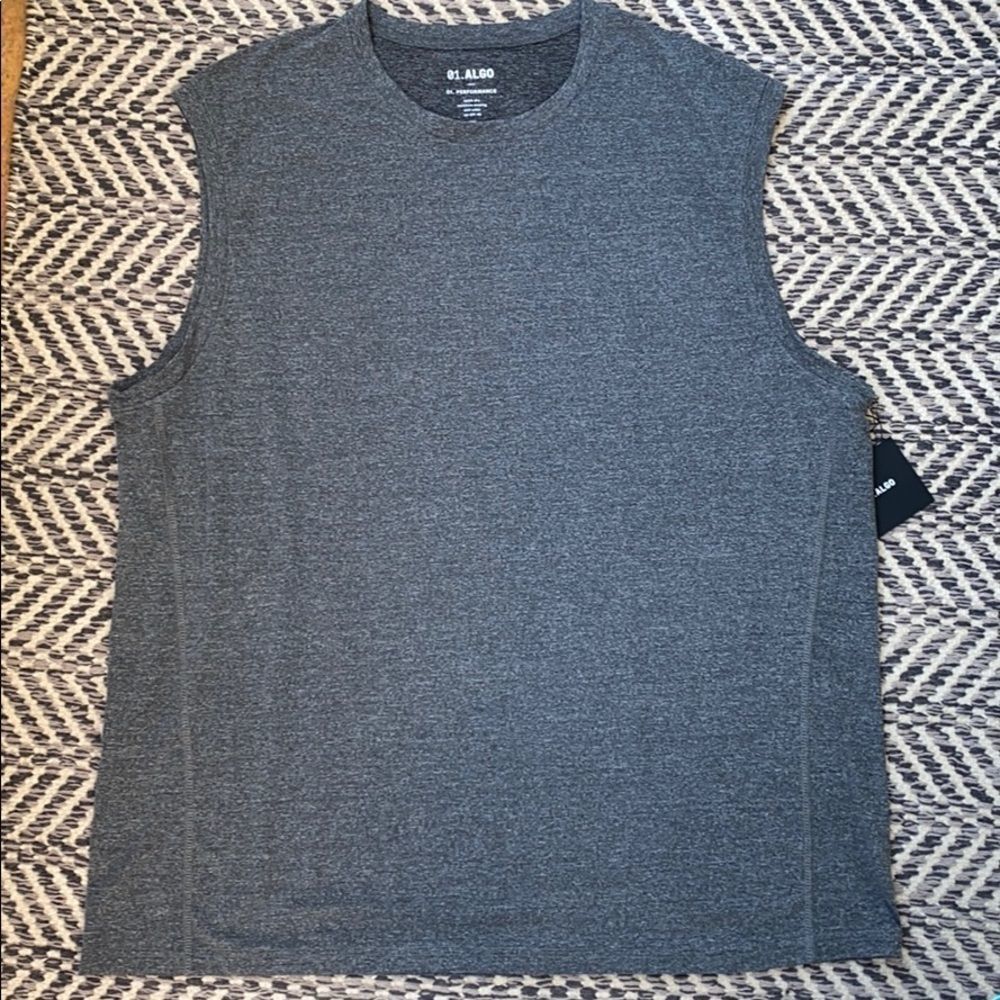 01. Performance Roger Muscle Tank - Picture 3 of 6